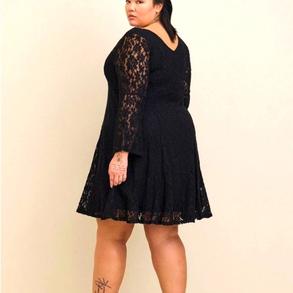 ❤️NWT VINTAGE TORRID MINI DRESS LACE BELL SLEEVE FLUTED PRINCESS SEAMS PLUS SIZE - Picture 2 of 9